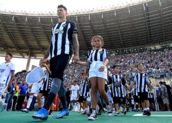 Copa do Brasil: Botafogo e Brasiliense duelam em clima de decisão