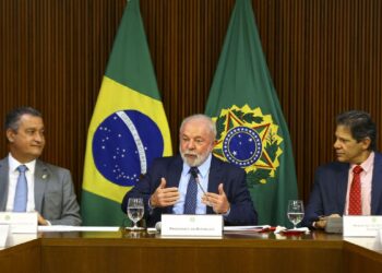 “Não podemos ficar chorando o dinheiro que falta”, diz Lula