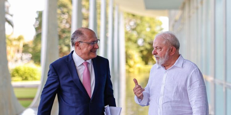 Viagem de Lula à China é confirmada para 11 de abril