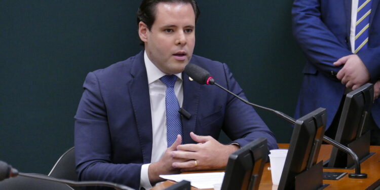 Rodrigo Valadares é eleito coordenador de comunicação da Frente Parlamentar Evangélica