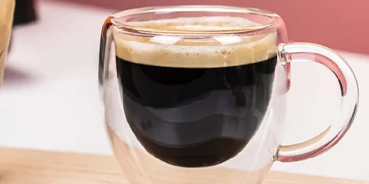 Consumo moderado de café pode trazer benefícios à saúde, mas é preciso ter atenção aos excessos
