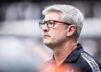 Odair Hellmann aprova desempenho do Santos contra o Blooming: ‘Saímos daqui muito felizes’