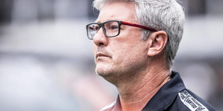 Odair Hellmann aprova desempenho do Santos contra o Blooming: ‘Saímos daqui muito felizes’