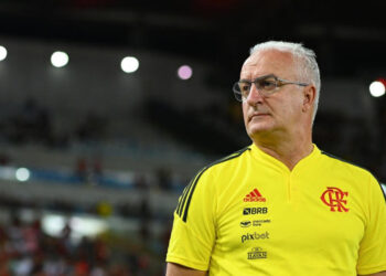 Dorival Jr, ex-Flamengo, fecha com gigante do Brasileirão