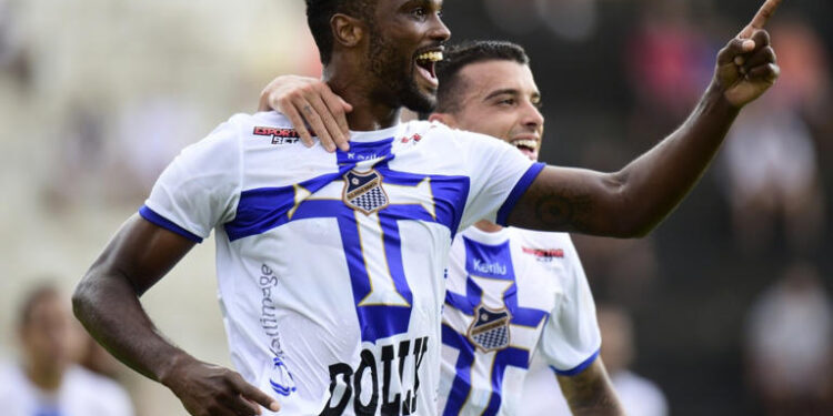 Bruno Mezenga surpreende e pode fechar com gigante paulista