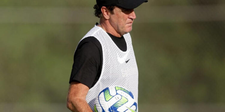 Mesmo com classificação na Copa do Brasil, Cuca pede demissão do Corinthians