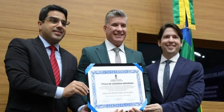 Cristiano Cavalcante recebe na Alese Título Cidadão Sergipano