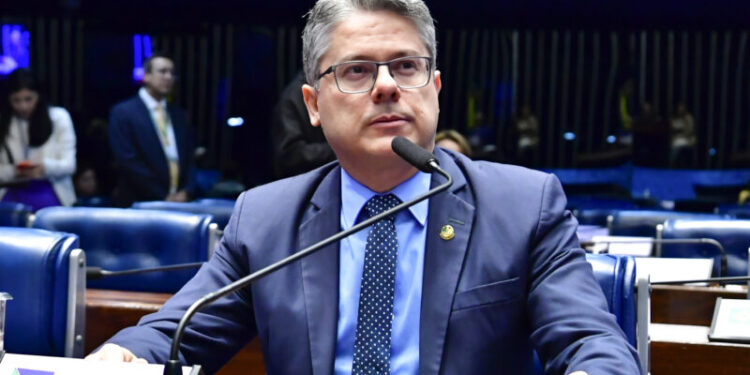 Senador Alessandro integra comissão que propõe novas regras para pagamento do FIES