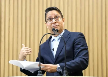 Ricardo Marques alerta sobre estrutura do Terminal Leonel Brizola e pede reforma urgente