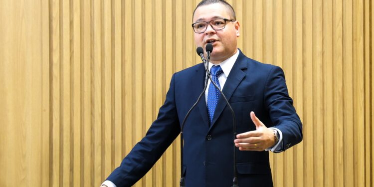 Eduardo Lima sugere gabinete de crises para prevenir violência nas escolas