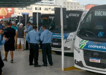 Feriadão terá reforço na frota de ônibus e fiscalização será intensificada pelo DER