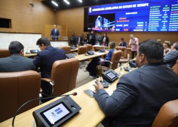 Deputados debatem sobre a necessidade de garantir segurança nas escolas