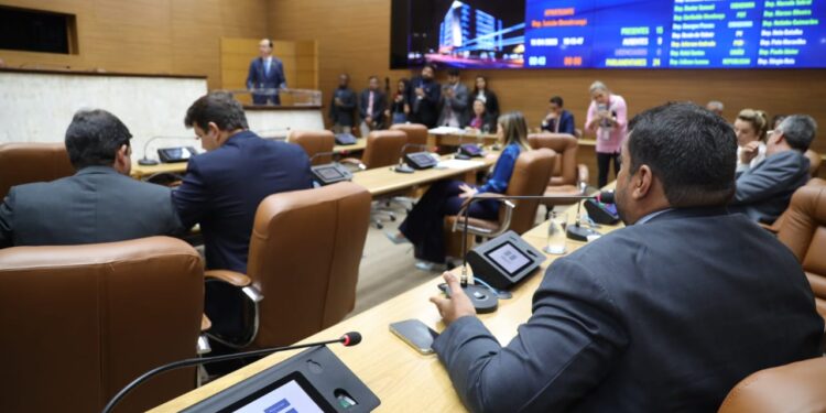 Deputados debatem sobre a necessidade de garantir segurança nas escolas