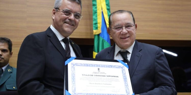Título de cidadania sergipana é concedido pela Alese ao goiano Múcio Bonifácio Guimarães