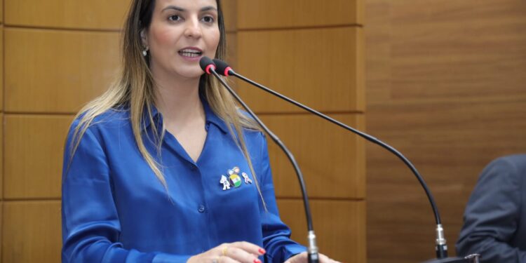 Deputada destaca a campanha da vacinação contra influenza