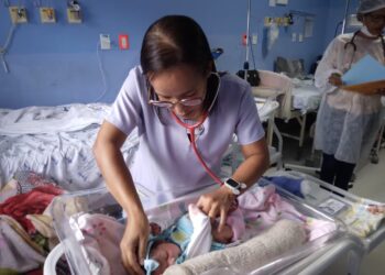 Bebês prematuros contam com cuidado intensivo de neonatologistas em maternidade de alto risco