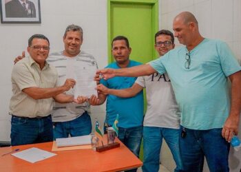 Avanço para trabalhadores: Prefeito Alberto Macedo sanciona Projeto de Lei que cria auxílio emergencial para taxistas