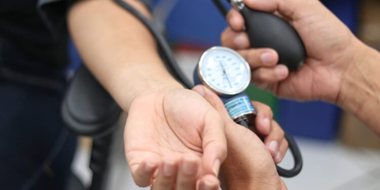 Cardiologista do Huse destaca mudanças de hábitos como prevenção da hipertensão arterial sistêmica