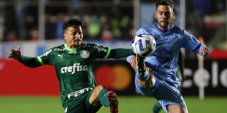 Artur e Richard Rios estreiam, mas não evitam derrota do Palmeiras