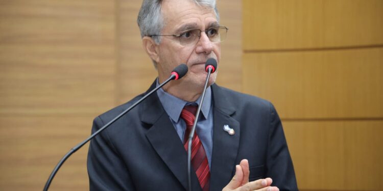 Deputado Chico do Correio afirma ser contra a privatização da Deso