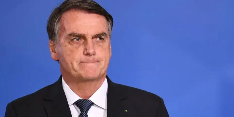 Bolsonaro depõe à PF sobre atos antidemocráticos de 8 de janeiro