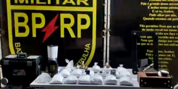 Polícia Militar prende três suspeitos de tráfico de drogas na Barra dos Coqueiros