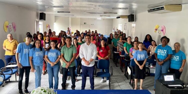 Visando a melhoria operacional do Sistema Presença do Bolsa Família, Semed Lagarto reúne coordenadores para capacitação