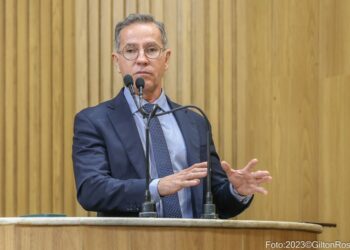 Nitinho pede vistoria preventiva dos Bombeiros na rede de ensino de Aracaju
