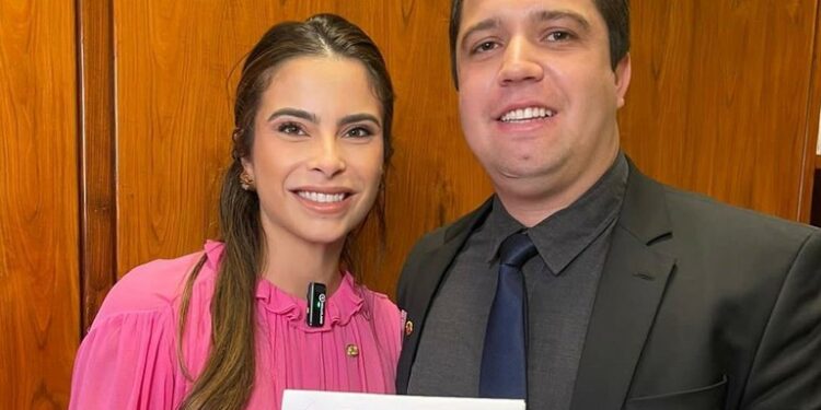 Em Brasília, vereador Sávio entrega pauta de indicações a parlamentares sergipanos