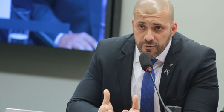 Moraes mantém prisão do ex-deputado Daniel Silveira