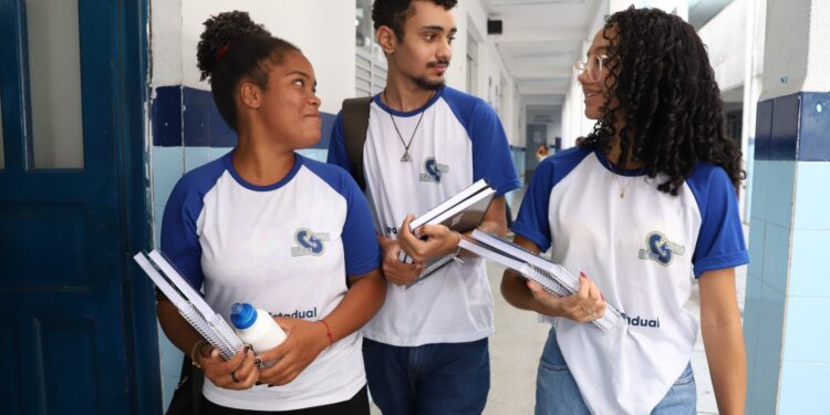 Aumento da matrícula, inauguração de escolas e fortalecimento de aprendizagem marcam os 100 dias de Governo na pasta da Educação
