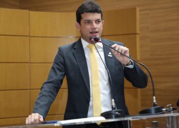 Paulo Jr. cobra ampliação de leitos de UTI Pediátrica em Sergipe