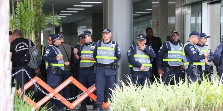 Bolsonaro depõe à PF por três horas sobre joias sauditas
