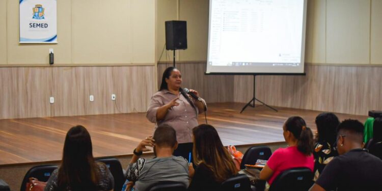 PMA alinha ações pedagógicas da Educação de Jovens e Adultos