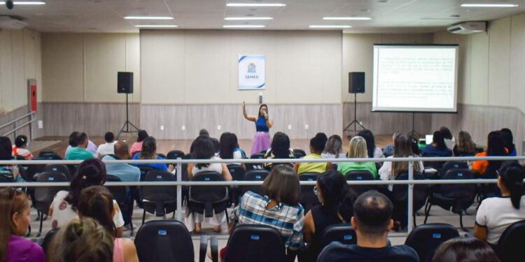 Aracaju discute sobre alimentação escolar com gestores das escolas da rede