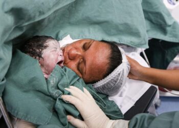Primeiro bebê a nascer na Maternidade Lourdes Nogueira é uma menina