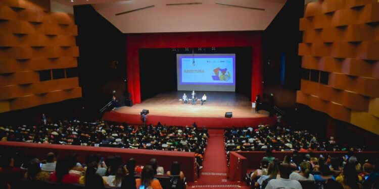 Prefeitura de Aracaju adere à nova fase do Projeto Aula Digital