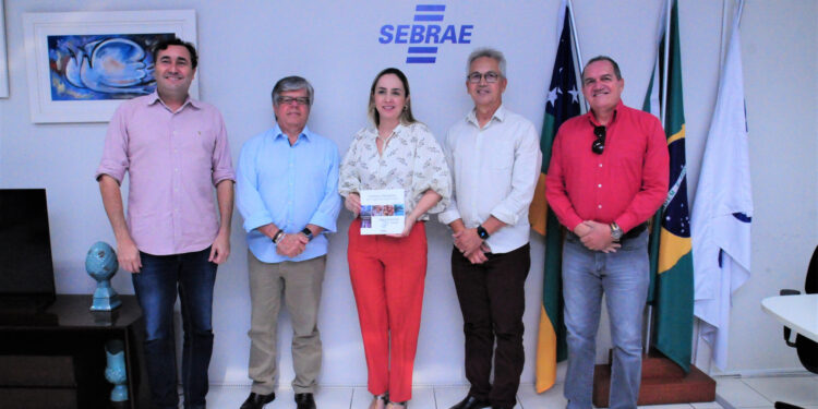 Prefeito de São Cristóvão se reúne com superintendente do Sebrae para fortalecer parceria com o município