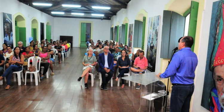 Prefeitura realiza encontro entre marisqueiras e pescadores de São Cristóvão com secretário nacional da pesca