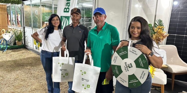 Banese leva crédito e serviços para produtores de leite de Poço Redondo