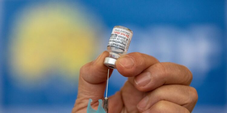 Vacinação bivalente contra covid-19 supera 9 milhões de doses