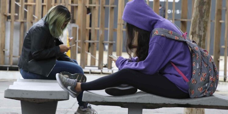 Sites educacionais vigiaram crianças e adolescentes, aponta HRW