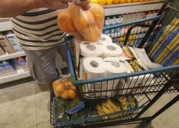 Inflação oficial desacelera e sobe 0,71% em março, diz IBGE