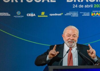 Lula é recebido na Assembleia da República e encerra visita a Portugal