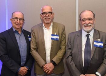 Ao lado de especialistas, prefeito Edvaldo faz palestra a empresários sobre reforma tributária