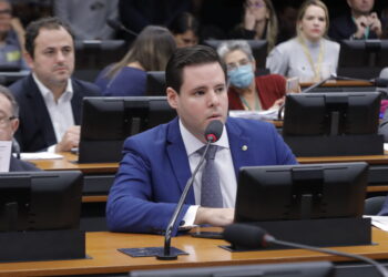 Requerimento Aprovado: Rodrigo Valadares cobra explicações do presidente da Apex sobre declarações feitas na China