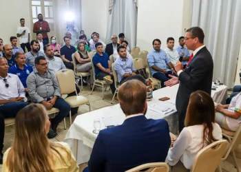 Governador de Sergipe, Fábio Mitidieri, realiza encontro com empresas terceirizadas da Carmo Energy