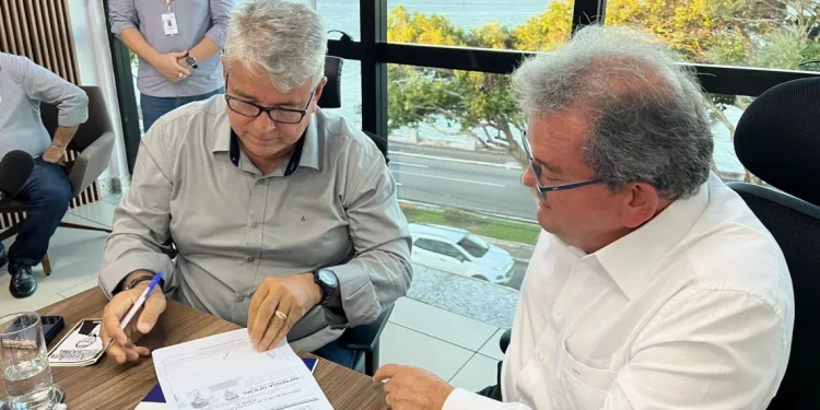 Santana do São Francisco e Fecomércio assinam acordo para construção de unidade do Senac