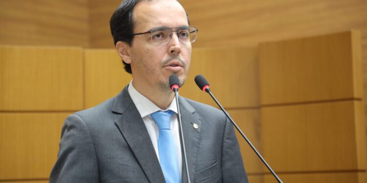 Atuação do Instituto de Identificação é apresentada por deputados