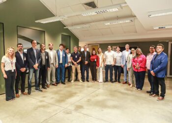 Comitiva sergipana conhece modelo de desenvolvimento tecnológico de destaque em Pernambuco